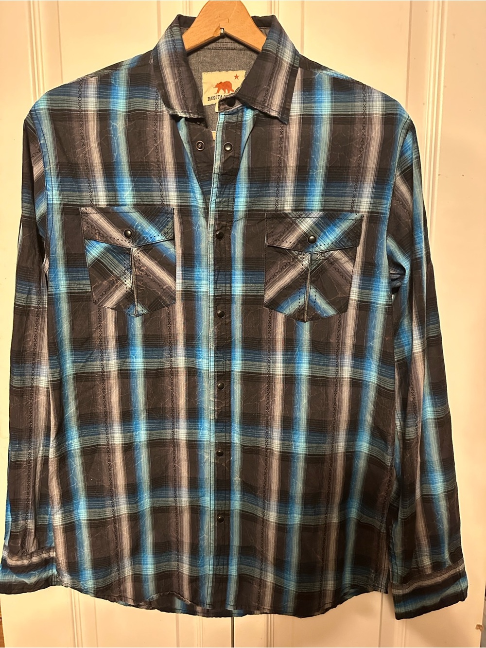 Men's Blue & Black Plaid Button-Down Shirt - Casual Long Sleeve
